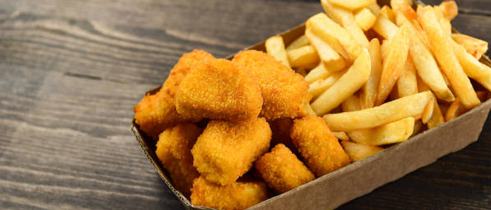 Chicken Nuggets With Chips  4 Pieces 